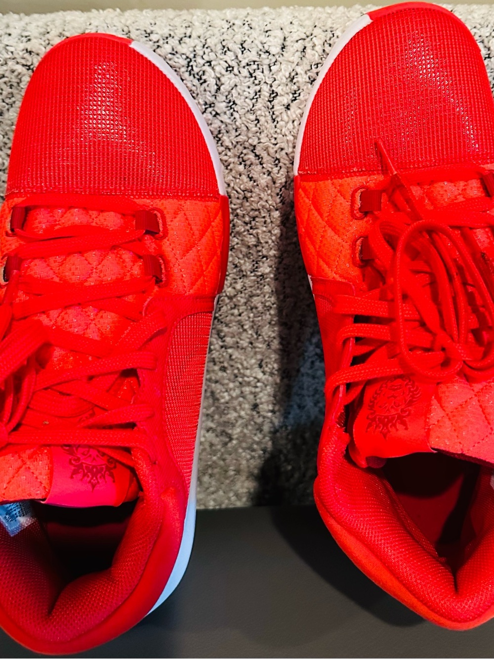 MWOT Men’s Bright Red Nike Athletic Basketball Sneakers size 10.5 - Picture 3 of 6